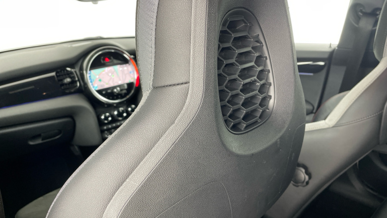 MINI Hatchback 2.0 Cooper S Sport 5dr Auto [Comfort/Nav Pack] Petrol Hatchback